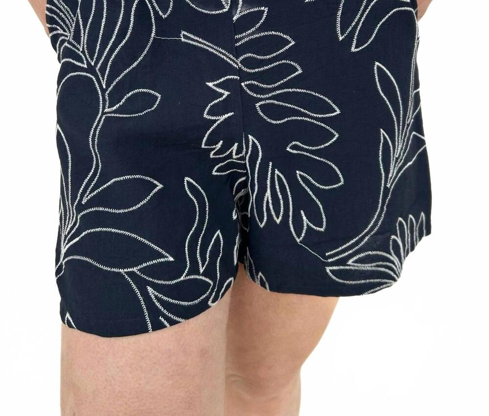 NEW THML marina embroidered botanical shorts in black